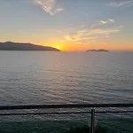 The Blue Horizon Отель