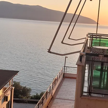 The Blue Horizon * Radhimë