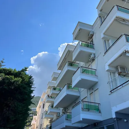 The Blue Horizon Radhimë